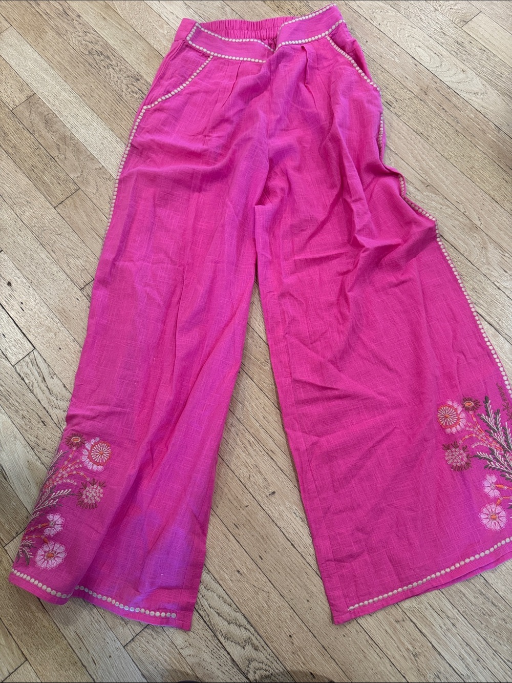POL Wide-Leg Embroidered Pants in Bright Pink
